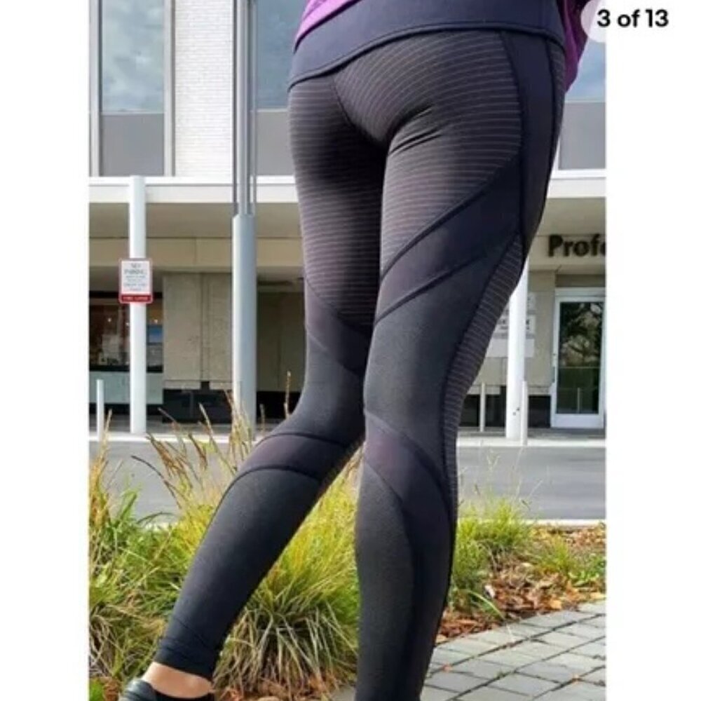 Lululemon Conduit Leggings Tights Women Size 4 Black Gold Stripes Ankle Length - Picture 2 of 6